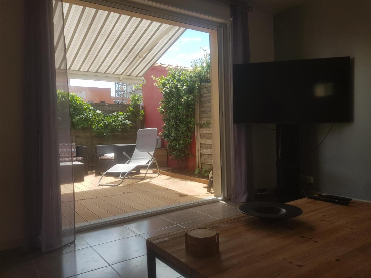Joli Appartement 50 M2 Classe 3 Etoiles Avec Terrasse Et Jardin Ла Рошел Екстериор снимка